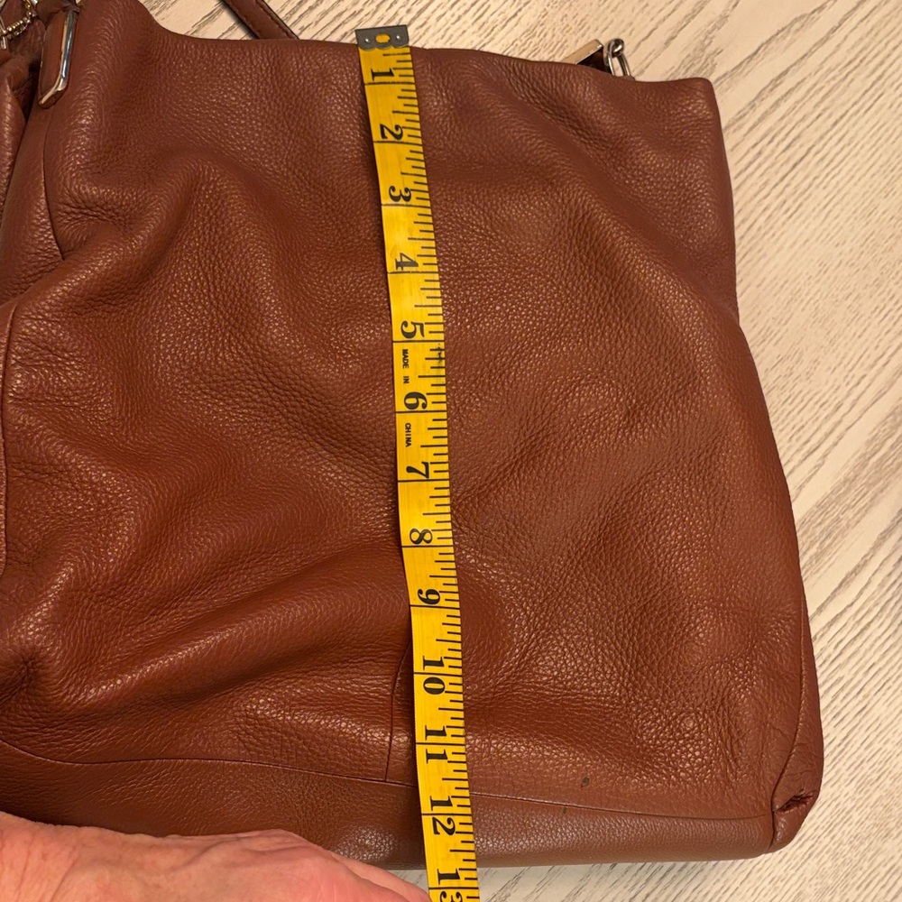 Elegant Coach Brown Leather Hobo Bag - Picture 8 of 9